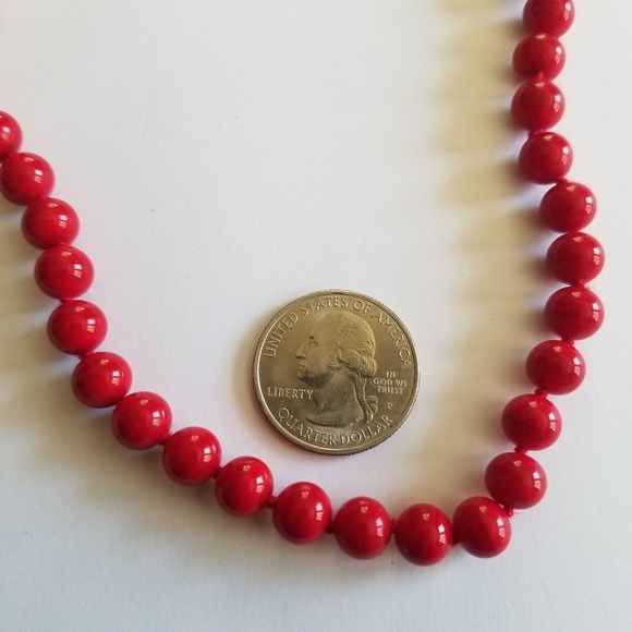 Relisted - Vintage Monet glass beads necklace red beaded strand choker - Picture 6 of 8